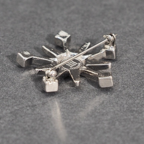 Givenchy Brooch Pin Silver Tone Clear Blue Rhinestone Starburst Logo Chic VTG - Picture 7 of 11